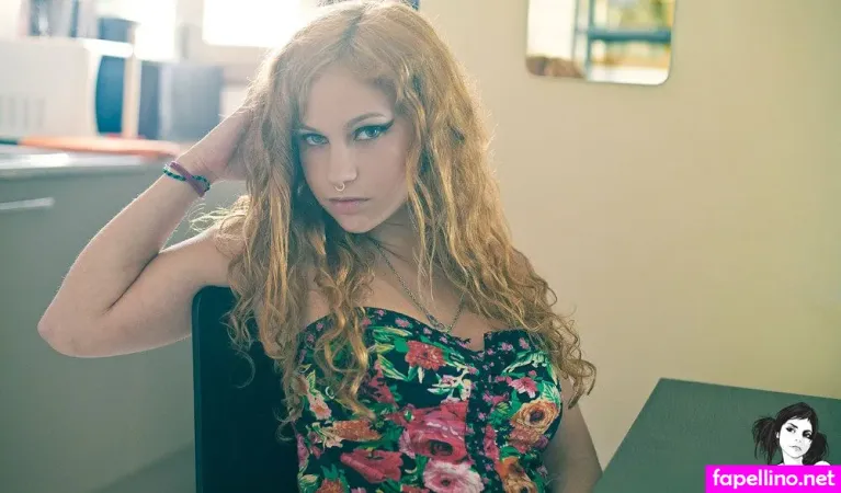 Lyona OnlyFans Thumbnail #UjIdshAOJ5