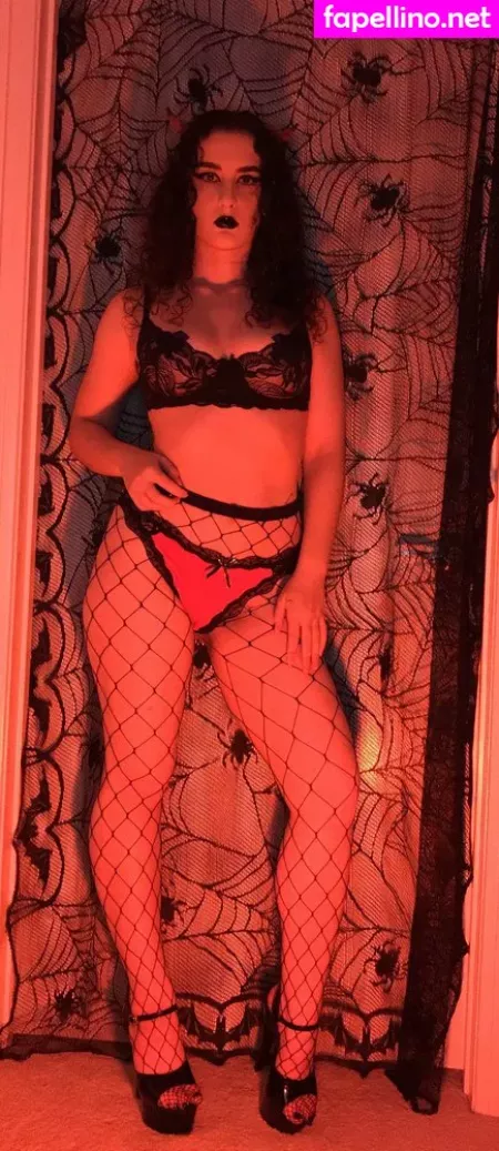 Lyra Lockhart OnlyFans Thumbnail #6vnZb3xMCu