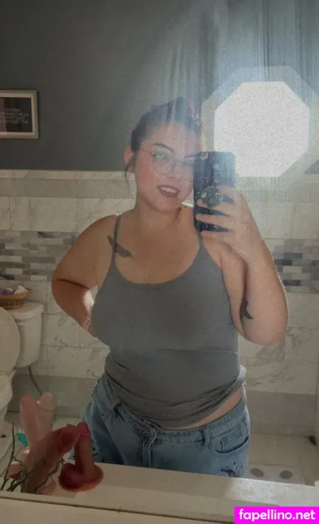 Lyrafaefree OnlyFans Thumbnail #jeSFRwRmS0