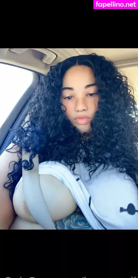 Lyrarowell OnlyFans Thumbnail #E8wNUDzgzA