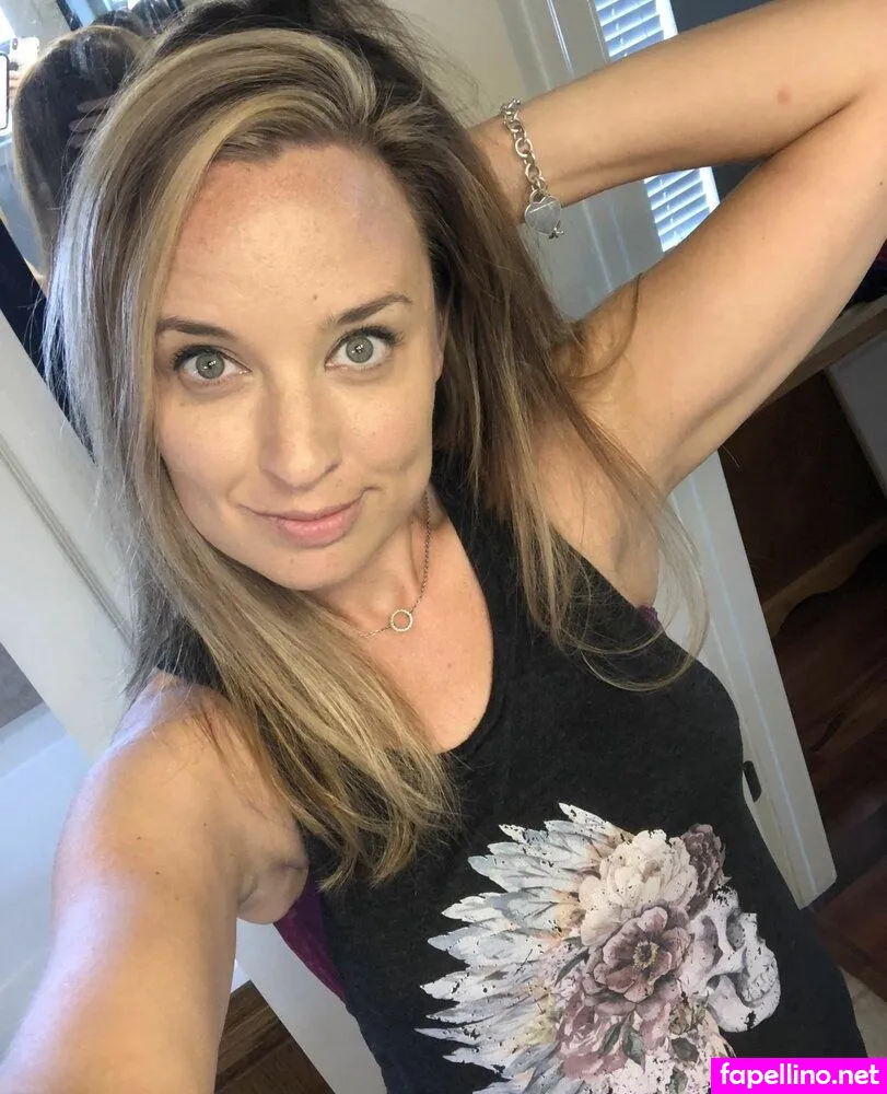 lyric_in_my_head, made_with_moxie_ Nude Leaked OnlyFans Photo #0b1JffeYCd