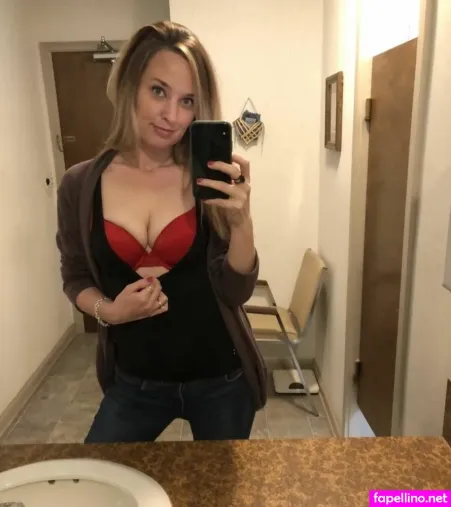 Lyric In My Head OnlyFans Thumbnail #HjIgFFU8Xm