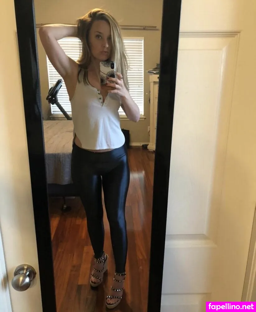 lyric_in_my_head, made_with_moxie_ Nude Leaked OnlyFans Photo #WsogXkH71Q