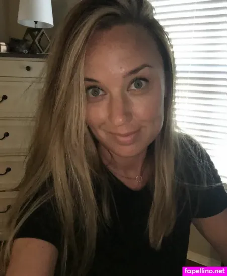 Lyric In My Head OnlyFans Thumbnail #kQUuHG2yaz
