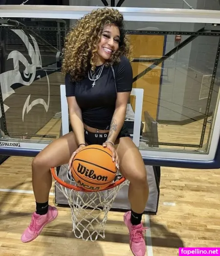 Lyric Swann OnlyFans Thumbnail #VtsIGGJUPL