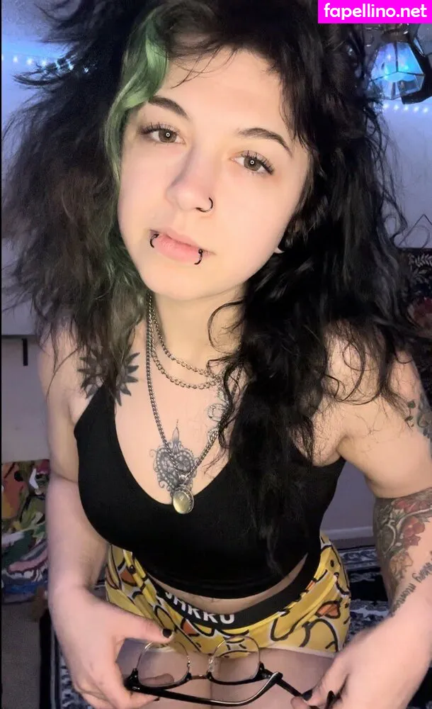 emopoisonivy, fairlyodd222, fairlyodd999 Nude Leaked OnlyFans Photo #9djsWUl8iE