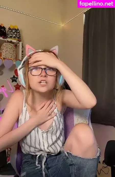 Lyssaurora OnlyFans Thumbnail #TwvyVyvUTx