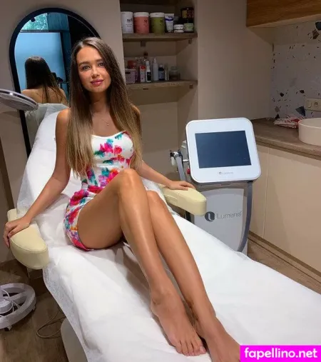 Lyubov Gulyak OnlyFans Thumbnail #QFV16iDvmK