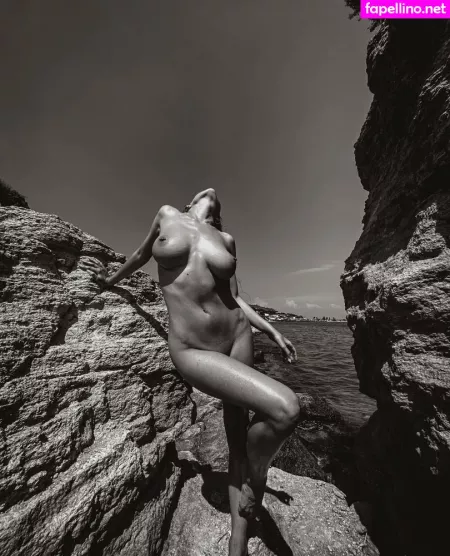 Lyubovvomne OnlyFans Thumbnail #UjhGod3mky