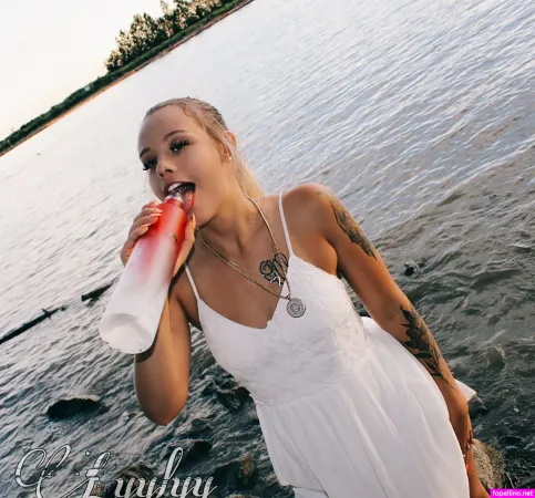 Lyylyy OnlyFans Thumbnail #m2U9U80pkQ