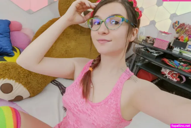 Lyzmania OnlyFans Thumbnail #Ar7Rc2D99T