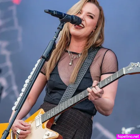 Lzzy Hale OnlyFans Thumbnail #2GDXb5Q1mQ