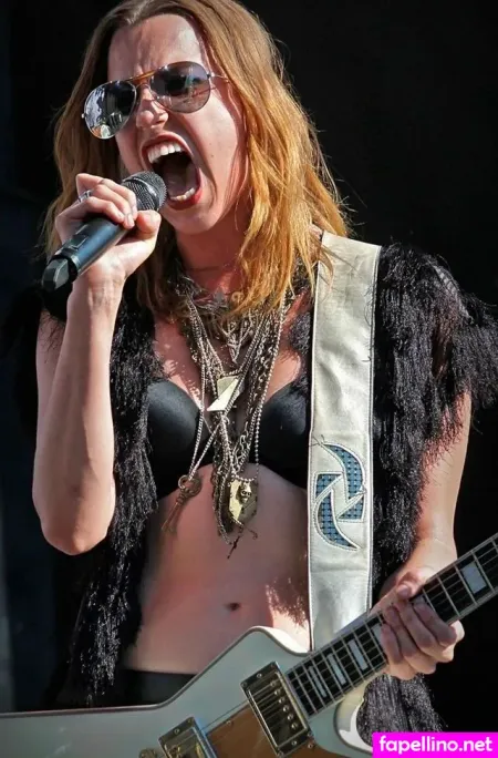 Lzzy Hale OnlyFans Thumbnail #6GcdMT3c3z