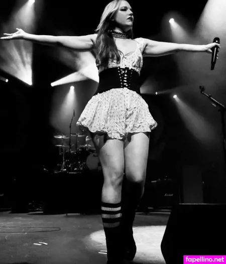 Lzzy Hale OnlyFans Thumbnail #MrJLic2Aks