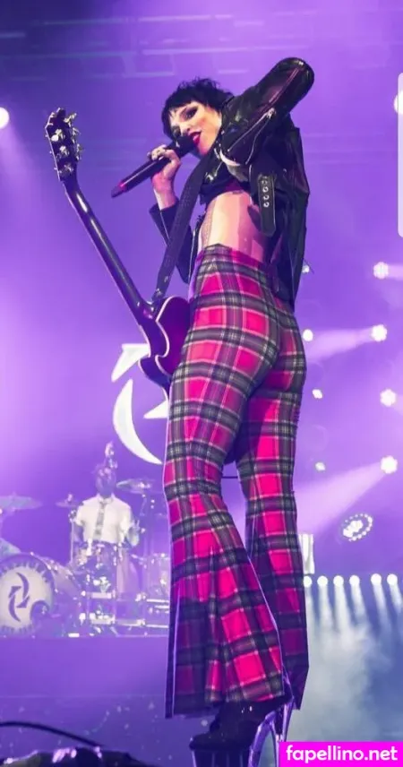 Lzzy Hale OnlyFans Thumbnail #PbiFbo9Kyv