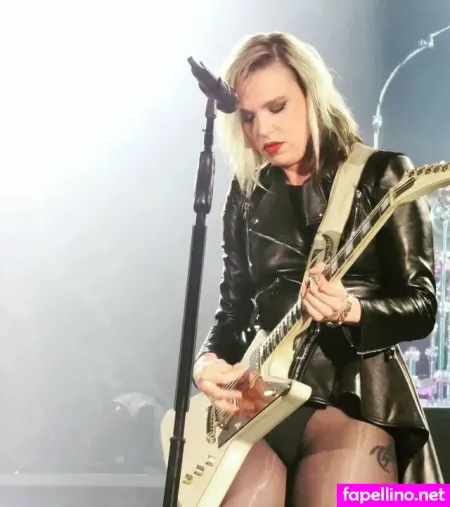 Lzzy Hale OnlyFans Thumbnail #s6kOsPcF3k