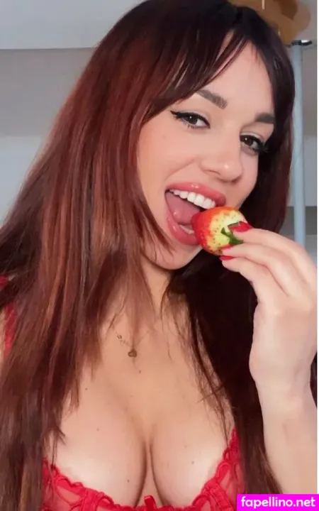 M I A Morena OnlyFans Thumbnail #B6HyL2EfiE