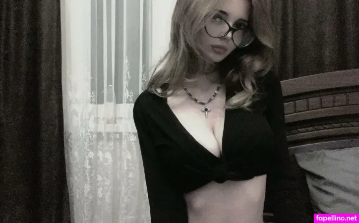 M Uselessbeauty OnlyFans Thumbnail #8vHOKybPbS