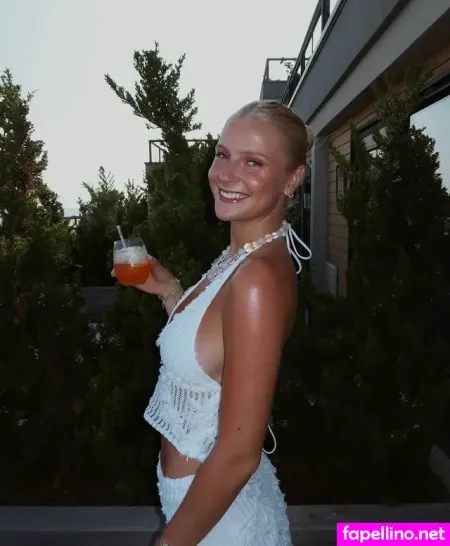 M00bie OnlyFans Thumbnail #5UzlwkBVzE