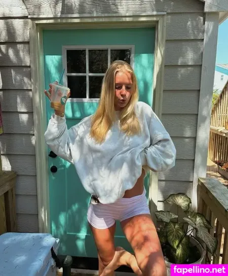 M00bie OnlyFans Thumbnail #92G1TAxSQc