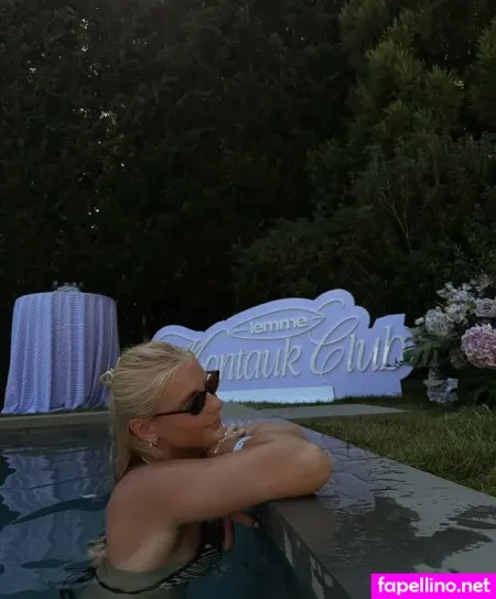 M00bie OnlyFans Thumbnail #R9BHY3E8Cm