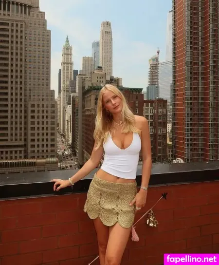 M00bie OnlyFans Thumbnail #WLDn9enzv2