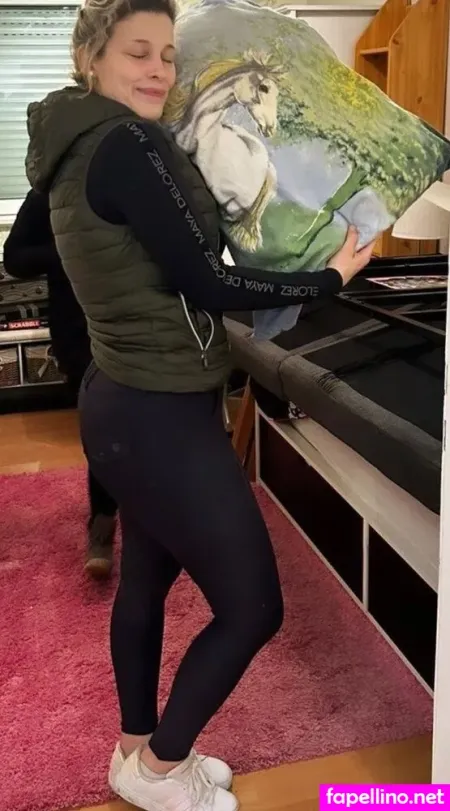 M3llytheone OnlyFans Thumbnail #zyT9tfzaIk