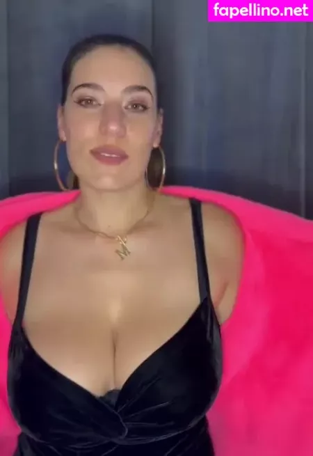 Macarena In The Sun OnlyFans Thumbnail #8ThQY2dXtE