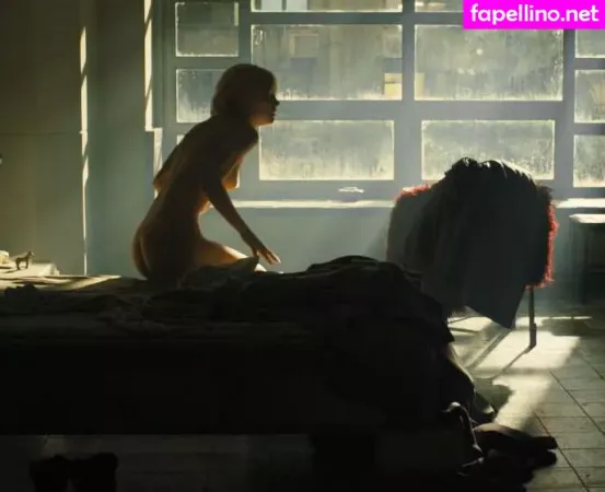 Mackenzie Davis OnlyFans Thumbnail #7yXebsA12j