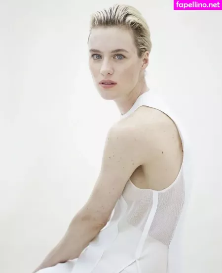 Mackenzie Davis OnlyFans Thumbnail #IrUq9RL0Ul