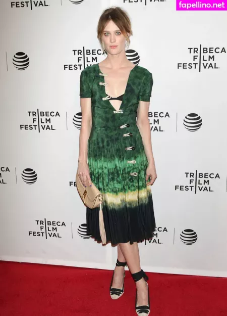 Mackenzie Davis OnlyFans Thumbnail #ekPvYFxeNb