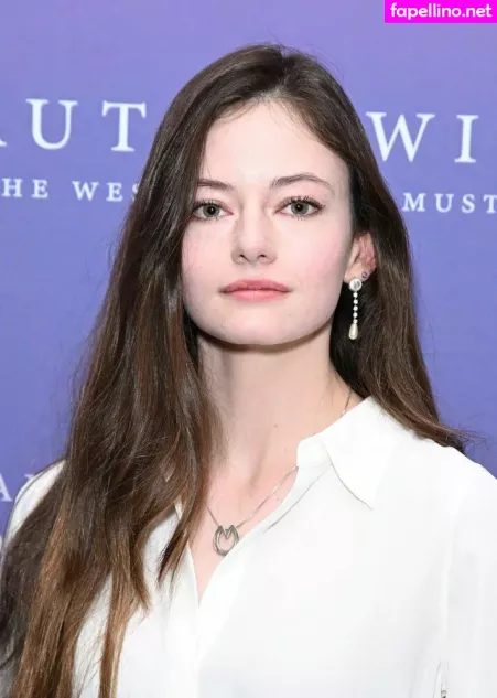 Mackenzie Foy OnlyFans Thumbnail #4YCFWUTmQH