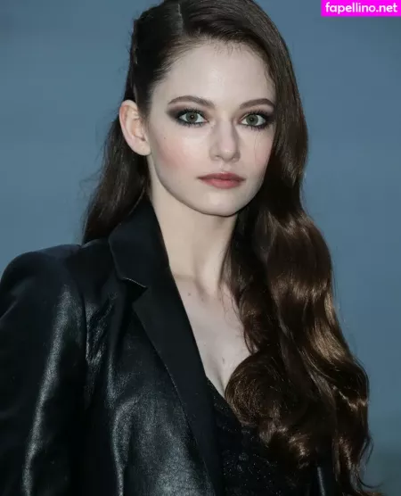 Mackenzie Foy OnlyFans Thumbnail #C6BuVTMsA5