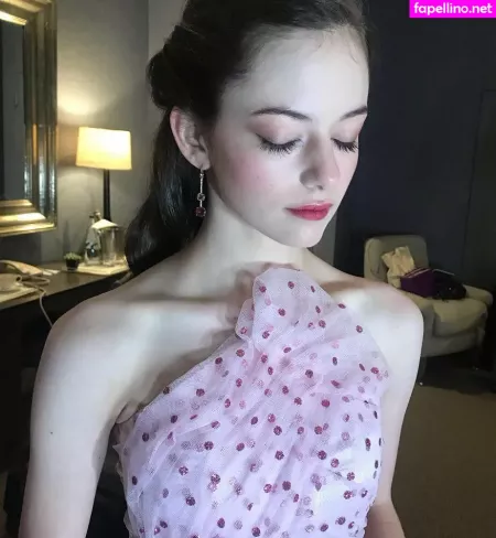 Mackenzie Foy OnlyFans Thumbnail #f7RSZYBoY9