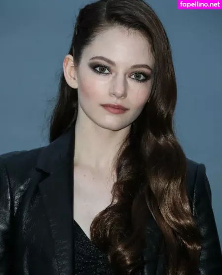 Mackenzie Foy OnlyFans Thumbnail #jSPzGiAqUu