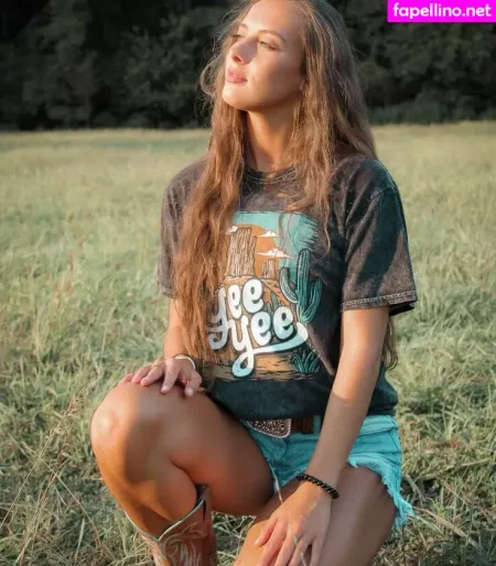 Mackenzie Holton OnlyFans Thumbnail #W3uIbfYvNH