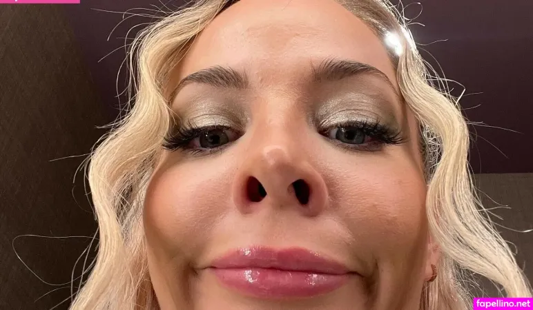 Mackenzie Porter OnlyFans Thumbnail #4g3nIFeiti