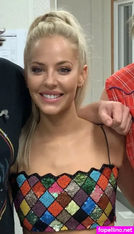 Mackenzie Porter OnlyFans Thumbnail #BMCBb0Q0wX