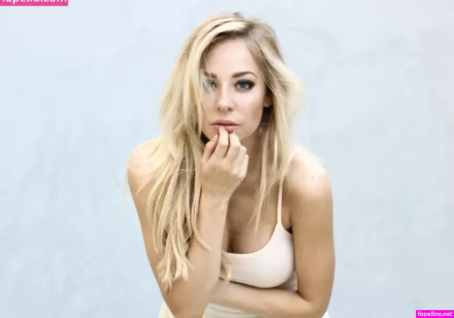 Mackenzie Porter OnlyFans Thumbnail #RhU0W7Nz0X