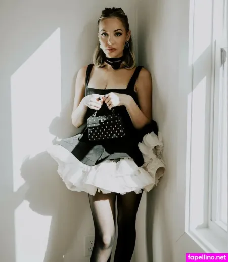 Mackenzie Porter OnlyFans Thumbnail #u2vBom8iF1