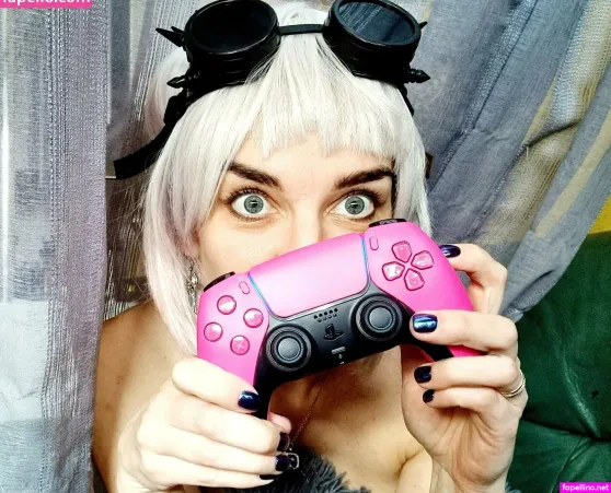 Mad Vera OnlyFans Thumbnail #FmWHUxKoER