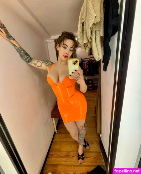 Madam Esmeralda 1 OnlyFans Thumbnail #H04WWcfBaa