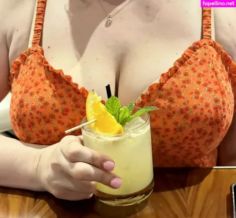 Madam Genevieve OnlyFans Thumbnail #O1nmptasdr