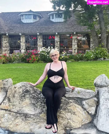 Madam Genevieve OnlyFans Thumbnail #coQqw4FgIC