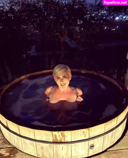 Madam Genevieve OnlyFans Thumbnail #k8wHUNLvzK