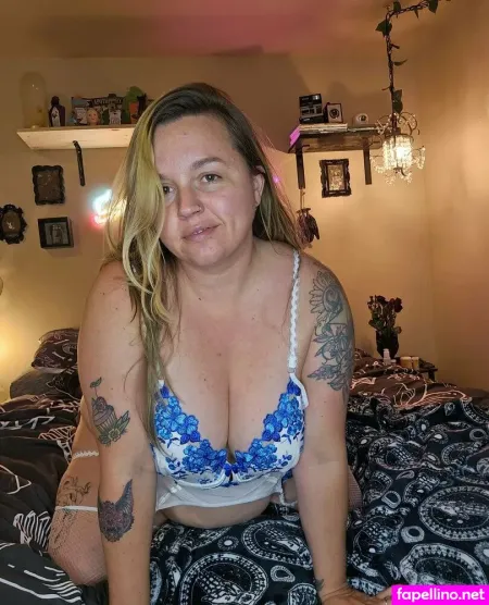 Madamclaire09 OnlyFans Thumbnail #CD0Gi5PeOn