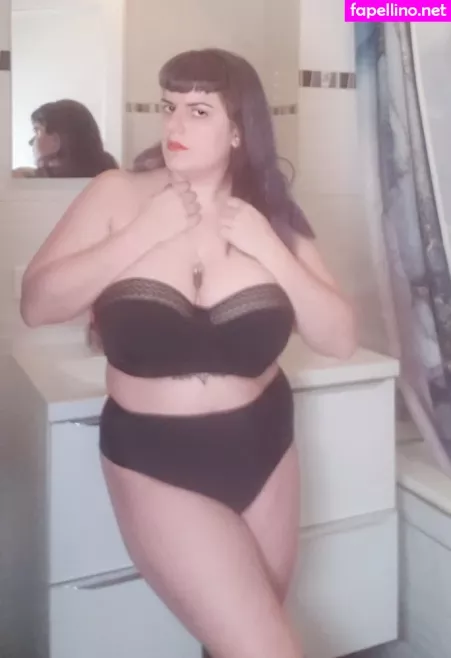 Madame Cherie OnlyFans Thumbnail #R4VuSkuLLS