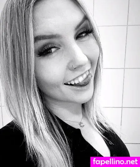 Madamefoxyy Main Profile Photo