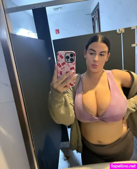 Maddie Elizabeth OnlyFans Thumbnail #Bb0rD8X4aO
