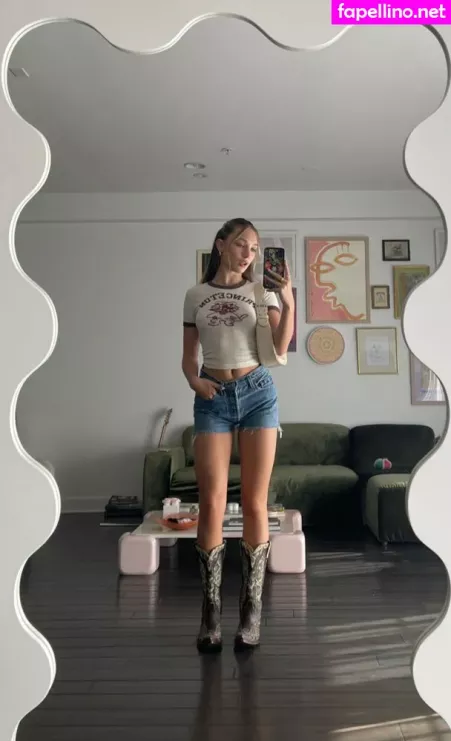 Maddie Ziegler OnlyFans Thumbnail #MkhAoAVhYv